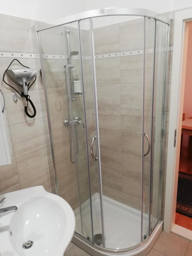 Sobe Sabec Bed and Breakfast Postojna Εξωτερικό φωτογραφία